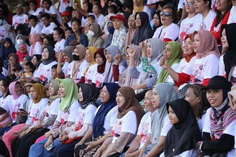 Para pengusaha dan warga dalam mengikuti Seminar Digital Marketing yang digelar Sahabat Ganjar di Kecamatan Bantar Gebang, Kota Bekasi, Minggu (6/8). Foto: Dok. Istimewa