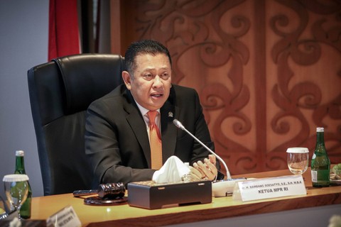 Ketua Majelis Permusyawaratan Rakyat (MPR) RI Bambang Soesatyo memimpin Rapat Pimpinan MPR RI di Ruang Rapat Pimpinan Lantai 9, Gedung Nusantara III MPR RI, Jakarta, Selasa (8/8/2023). Foto: Jamal Ramadhan/kumparan