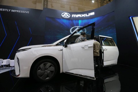 MPV Premium listrik terbaru asal China, Maxus Mifa 9 di pameran otomotif Gaikindo Indonesia International Auto Show (GIIAS 2023) di ICE BSD, Tangerang, Kamis (10/8/2023). Foto: Aditia Noviansyah/kumparan