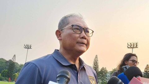 Manajer Timnas Indonesia, Sumardji saat ditemui di sesi latihan Timnas U-23 di Lapangan A, Kompleks Stadion GBK, Kamis (10/8/2023).  Foto: Ananta Erlangga/kumparan