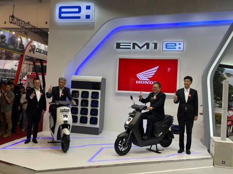 AHM luncurkan motor listrik Honda EM1 e: di GIIAS 2023 ICE BSD, Tangerang, Jumat (11/8). Foto: Aditya Pratama Niagara/kumparan