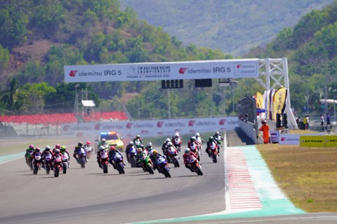 Ajang balapan Asia Road Racing Championship 2023 di Sirkuit Mandalika, Lombok, Nusa Tenggara Barat, pada Sabtu (12/3). Foto: Dok. AHRT