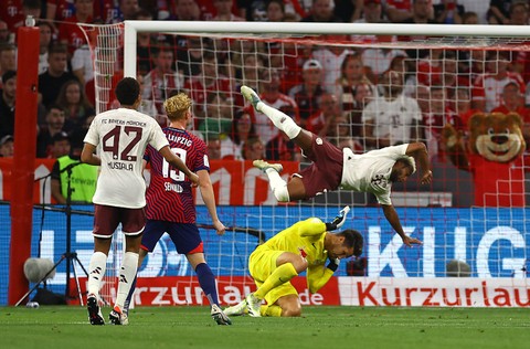 Bayern Muenchen vs RB Leipzig dalam pertandingan DFL Super Cup di Allianz Arena, Jerman, pada Minggu (13/8/2023) dini hari WIB. Foto: REUTERS/Kai Pfaffenbach