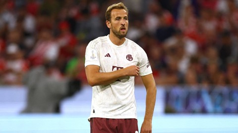 Harry Kane debut saat Bayern Muenchen vs RB Leipzig dalam pertandingan DFL Super Cup di Allianz Arena, Jerman, pada Minggu (13/8/2023) dini hari WIB. Foto: REUTERS/Kai Pfaffenbach