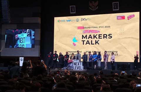 Gelaran grand final Indonesia Footwear Creative Competition (IFCC) di kampus UPC Surabaya, Sabtu (12/8) sore. Foto: Masruroh/Basra