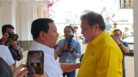 Ketua Umum Golkar Airlangga Hartarto tiba di Museum Proklamasi, Jakarta, Minggu (13/8/2023). Foto: Hedi/kumparan
