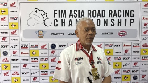 CEO MGPA, Priandhi Satria, saat memberikan keterangan di tengah ajang Asia Road Racing Championship di Sirkuit Mandalika, Lombok, Nusa Tenggara Barat, pada Minggu (13/8). Foto: Jodi Hermawan/kumparan