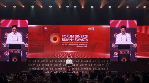 Ketua Kadin Indonesia, Arsjad Rasjid dalam Forum Sinergi BUMN-Swasta di Hotel Ritz Carlton, Jakarta, Senin (14/8).  Foto: Ave Airiza Gunanto/kumparan