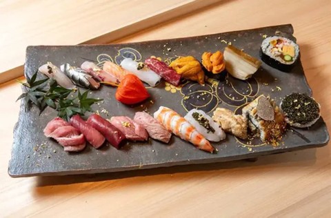 Kiwami Omakase, sushi termahal di dunia yang disajikan di restoran Sushi Kirimon, Osaka, Jepang Foto: Dok. Guinness World Records