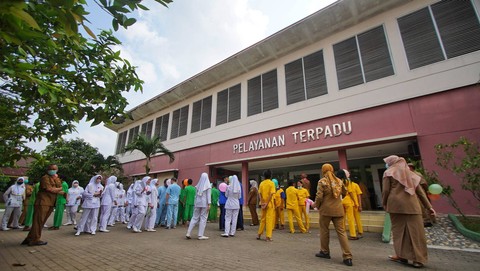 Suasana perayaan lomba menyambut HUT ke-78 RI yang diikuti puluhan pasien ODGJ di RSJ Ernaldi Bahar Sumatera Selatan, Selasa (15/8) Foto: ary priyanto/urban id