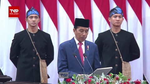 Presiden Joko Widodo menyampaikan pidato penyampaian RAPBN 2024 dan Nota Keuangan dalam sidang Paripurna DPR di Kompleks Parlemen, Senayan, Jakarta, Rabu (16/8/2023).  Foto: Youtube/Sekretariat Presiden