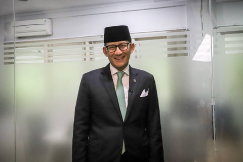 Menteri Pariwisata dan Ekonomi Kreatif Sandiaga Salahuddin Uno dalam program talkshow Info A1 kumparan.   Foto: Jamal Ramadhan/kumparan