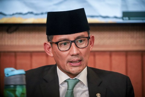 Menteri Pariwisata dan Ekonomi Kreatif Sandiaga Salahuddin Uno dalam program talkshow Info A1 kumparan.   Foto: Jamal Ramadhan/kumparan