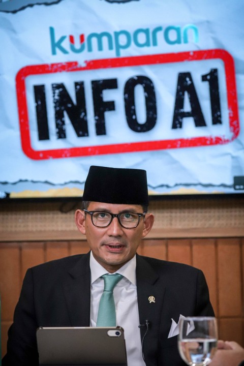 Menteri Pariwisata dan Ekonomi Kreatif Sandiaga Salahuddin Uno dalam program talkshow Info A1 kumparan. Foto: Jamal Ramadhan/kumparan