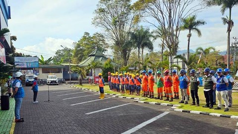 Apel kesiapan petugas PLN yang akan bertugas menjaga keandalan pasokan listrik selama momen peringatan HUT ke-78 Republik Indonesia.