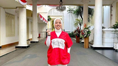 Putri Ariani berpose di Istana Merdeka, Jakarta. Foto: Instagram/@arianinismaputri
