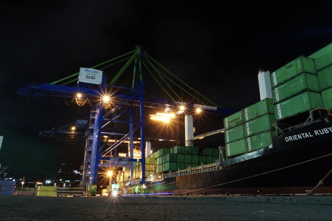 Transformasi terminal peti kemas ke arah yang lebih baik terus dilakukan oleh PT Pelindo Terminal Petikemas (SPTP). Foto: Pelindo