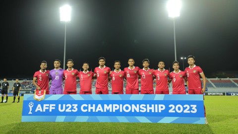 Timnas Indonesia U-23 menghadapi Malaysia U-23 dalam pertandingan Piala AFF U-23 2023 di Rayong Province Stadium, Jumat (18/8). Foto: PSSI