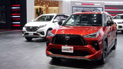 Toyota Rush dan Yaris Cross di GIIAS 2023. Foto: Aditya Pratama Niagara/kumparan