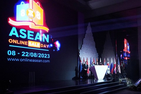 Menteri Perdagangan RI, Zulkifli Hasan memberikan sambutan pada Peluncuran Fisik ASEAN Online Sale Day (AOSD) saat Pertemuan Para Menteri Ekonomi ASEAN ke-55 di Semarang, Jawa Tengah. Foto: Kemendag RI