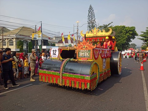 Kendaraan hias dari Dinas BMBK Lampung. | Foto : Galih Prihantoro/ Lampung Geh