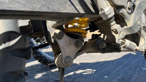 Yamaha WR 155 R pakai lowering kit dan low down seat. Foto: Aditya Pratama Niagara/kumparan