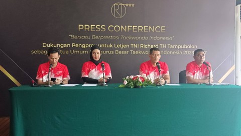 Konferensi pers dukungan Letjen Richard Tampubolon sebagai Ketua Umum Pengurus Besar Taekwondo Indonesia di Hotel Century Park, Jakarta, Kamis (24/8). Foto: Jodi Hermawan/kumparan