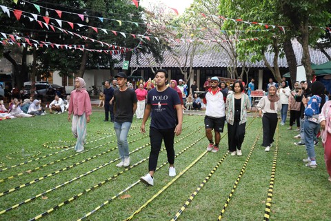 Lomba kelereng. Foto: Iqbal Firdaus/kumparan