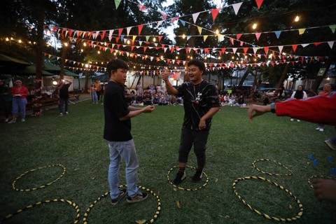 Lomba uji kekompakan antar divisi di #sekantor17an. Foto: Iqbal Firdaus/kumparan