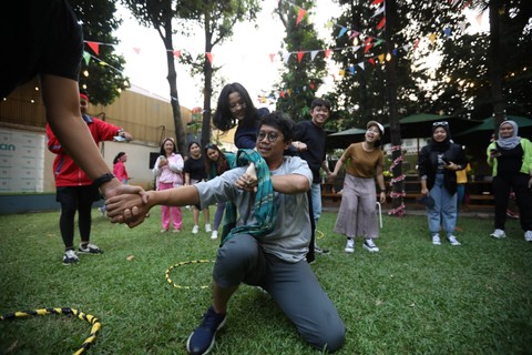Lomba uji kekompakan antar divisi di #sekantor17an. Foto: Iqbal Firdaus/kumparan