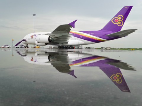 Pesawat berbadan lebar Airbus A380 milik Thai Airways yang ditawarkan dijual. Foto: Jay Limsirichai / Shutterstock