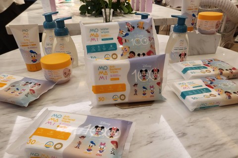 Edisi spesial terbatas Momami x Disney 100. Foto: Nabilla Fatiara/kumparan