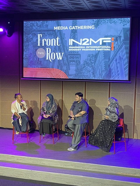 Media gathering Front Row Paris. Foto: Ananda Amelia/kumparan