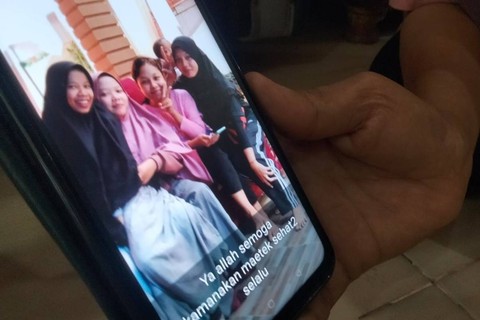 Foto Josi Putri Cahyani (kedua kanan). Foto: kumparan