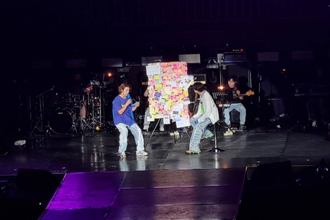 Donghae dan Eunhyuk Super Junior di 2023 D&E World Tour Fancon DElight Party, yang digelar di Tennis Indoor Senayan, Jakarta, Sabtu (26/8/2023).   Foto: Andari Novianti/kumparan