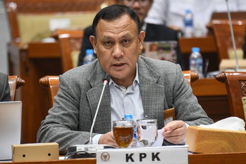 Ketua Komisi Pemberantasan Korupsi (KPK) Firli Bahuri menyampaikan paparannya dalam rapat dengar pendapat (RDP) bersama Komisi III DPR, Komnas HAM, dan LPSK di kompleks Parlemen, Senayan, Jakarta, Rabu (30/8). Foto: ANTARA FOTO/Aditya Pradana Putra