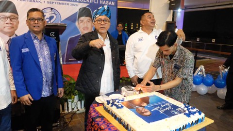 Zulhas saat memberikan sambutan pada acara Peningkatan Kapasitas Politik Anggota dan Caleg PAN Kalimantan Barat Foto: Yulian Saputra