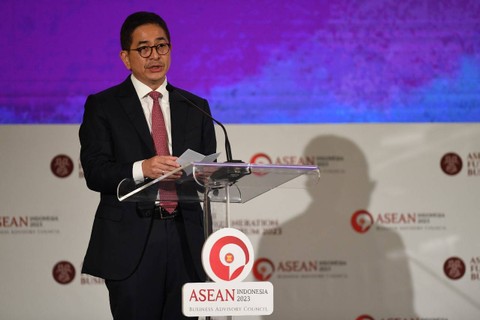 Chairman ASEAN Business Advisory Council (ASEAN-BAC) sekaligus Ketua Umum Kadin Indonesia Arsjad Rasjid di ASEAN Future Generation Business Forum di Ritz Carlton Pacific Place, Sabtu (2/9/2023). Foto: Dok. Antara