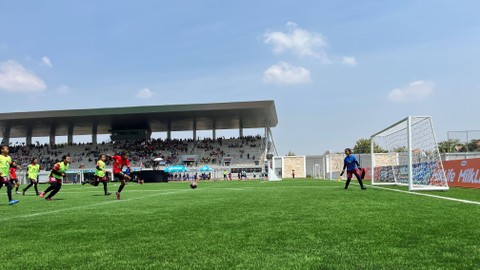 SD 2 Rendeng vs SD 1 Undaan di MilkLife Soccer Challenge 2. Foto: Aji Nugrahanto/kumparan
