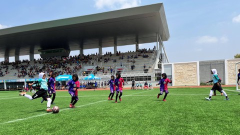 SD UT Bumi Kartini vs SD 3 Bulung Cangkring di MilkLife Soccer Challenge 2. Foto: Aji Nugrahanto/kumparan