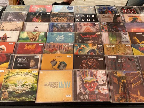 Ragam koleksi rilisan fisik di Record Store Day Pontianak. Foto: Rizky Prapurna Bakti/Hi!Pontianak