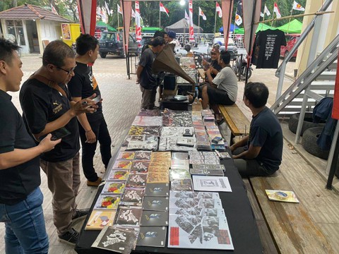 Pencinta rilisan fisik mengunjungi Record Store Day Pontianak. Foto: Rizky Prapurna Bakti/Hi!Pontianak