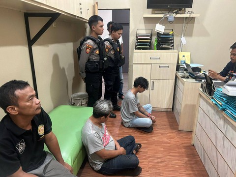 Tim Patroli Perintis Presisi Polres Metro Jakarta Selatan menangkap 4 pria yang kedapatan bawa narkoba. Foto: Dok. Istimewa