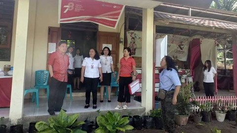 Anggota DPRD Sulawesi Utara, Farry Liwe, saat mengunjungi langsung SMA Negeri 1 Ratahan Timur di Kabupaten Minahasa Tenggara. (foto: istimewa)