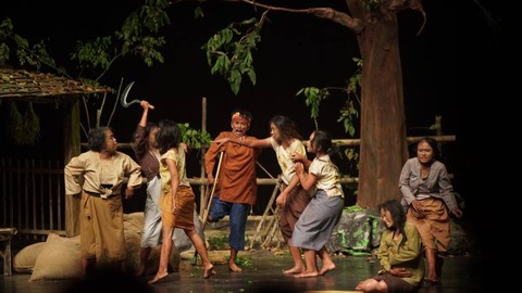 Adegan pementasan teater dalam Festival Teater antar Kabupaten/Kota se-DIY. Foto: Arif UT/Pandangan Jogja
