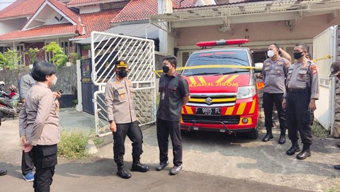 Kapolres Metro Depok, Kombes Ahmad Fuady mendatangi lokasi penemuan mayat ibu dan anak di kawasan Perumahan Elite Cinere, Kota Depok, Kamis (7/9/2023). Foto: Dok. Istimewa