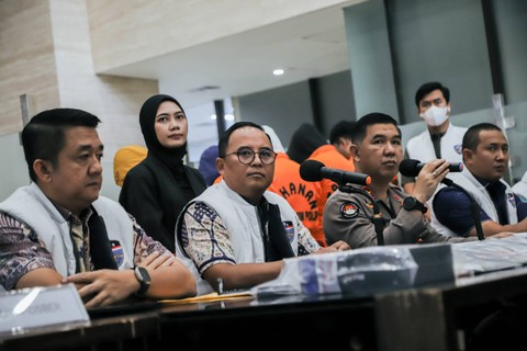 Karopenmas Divhumas Polri Brigjen. Pol. Ahmad Ramadhan memimpin konferensi pers kasus tindak pidana pencucian uang (TPPU) bersama Dittipidsiber Bareskrim Polri di Lobby Bareskrim Polri, Jakarta, Jumat (8/9/2023). Foto: Jamal Ramadhan/kumparan