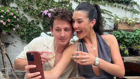 Charlie Puth bertunangan dengan sahabatnya, Brooke Sansone. Foto: Instagram/@charlieputh