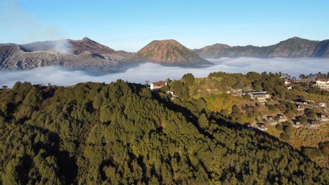 Kondisi alam di kawasan Bromo Tengger Semeru, yang jadi tempat wisata ikonik di Malang Raya. Foto: Dok. Kemenparekraf