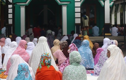 Ilustrasi Apakah Prinsip Seorang Manusia Melaksanakan Ibadah?            Sumber Unsplash/Mufid Majnun